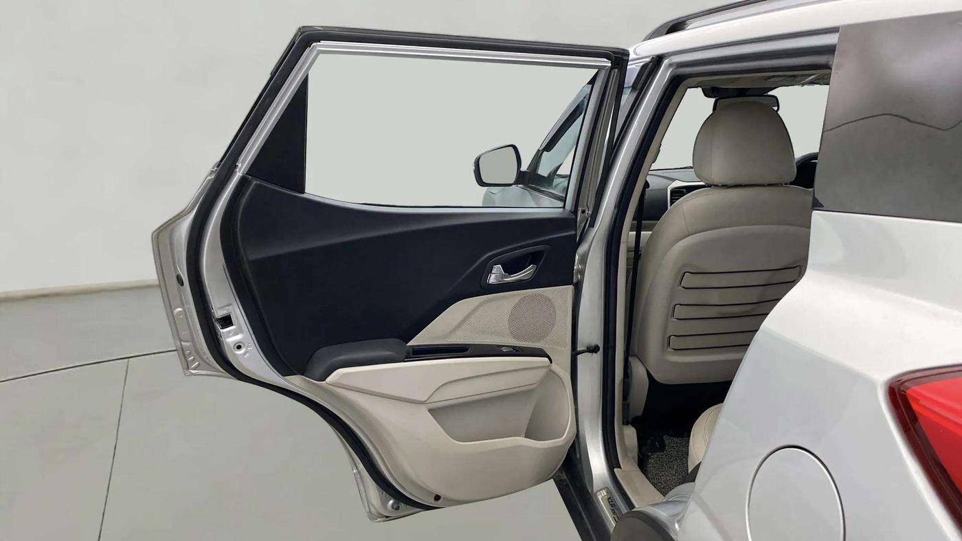 2021 Mahindra XUV300 W8 (O) 1.2 PETROL, Petrol, Manual, 43,484 km, LHS Rear Door