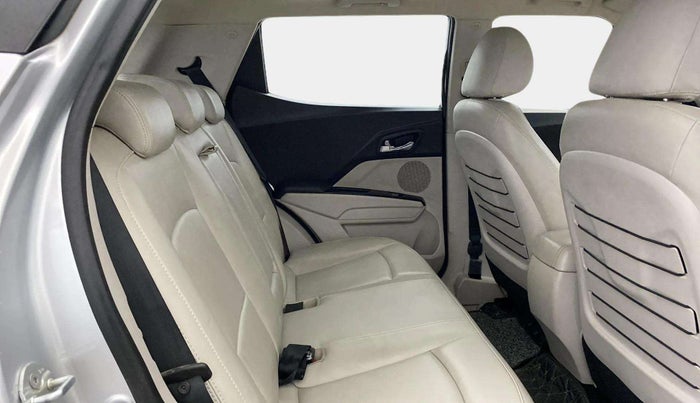 2021 Mahindra XUV300 W8 (O) 1.2 PETROL, Petrol, Manual, 43,484 km, Right Side Rear Door Cabin