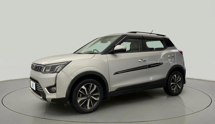 2021 Mahindra XUV300 W8 (O) 1.2 PETROL, Petrol, Manual, 43,484 km, Left Front Diagonal