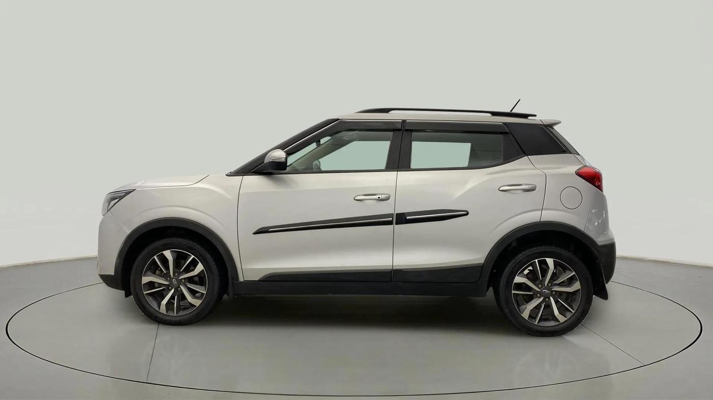 2021 Mahindra XUV300 W8 (O) 1.2 PETROL, Petrol, Manual, 43,484 km, Left Side