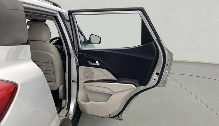 2021 Mahindra XUV300 W8 (O) 1.2 PETROL, Petrol, Manual, 43,484 km, RHS Rear Door