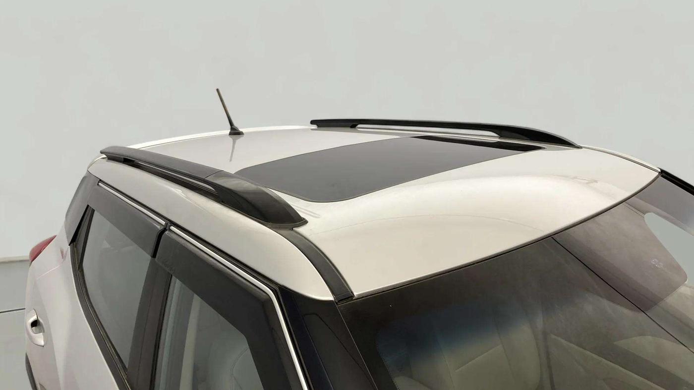2021 Mahindra XUV300 W8 (O) 1.2 PETROL, Petrol, Manual, 43,484 km, Roof