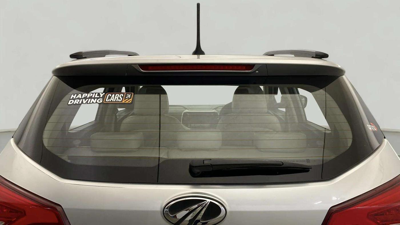 2021 Mahindra XUV300 W8 (O) 1.2 PETROL, Petrol, Manual, 43,484 km, Rear Windshield