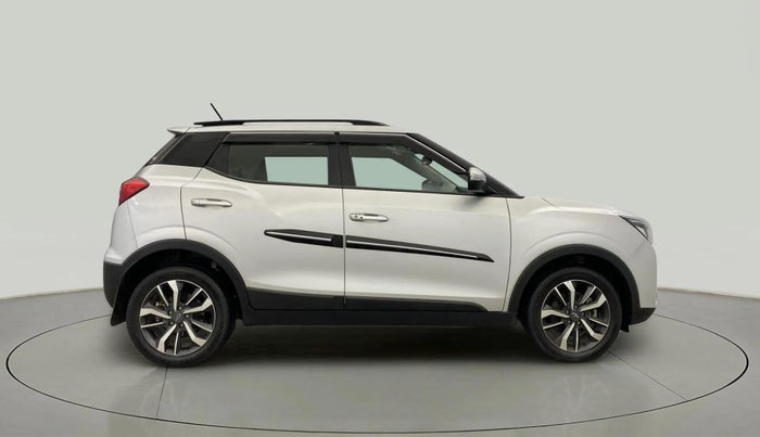 2021 Mahindra XUV300 W8 (O) 1.2 PETROL, Petrol, Manual, 43,484 km, Right Side View