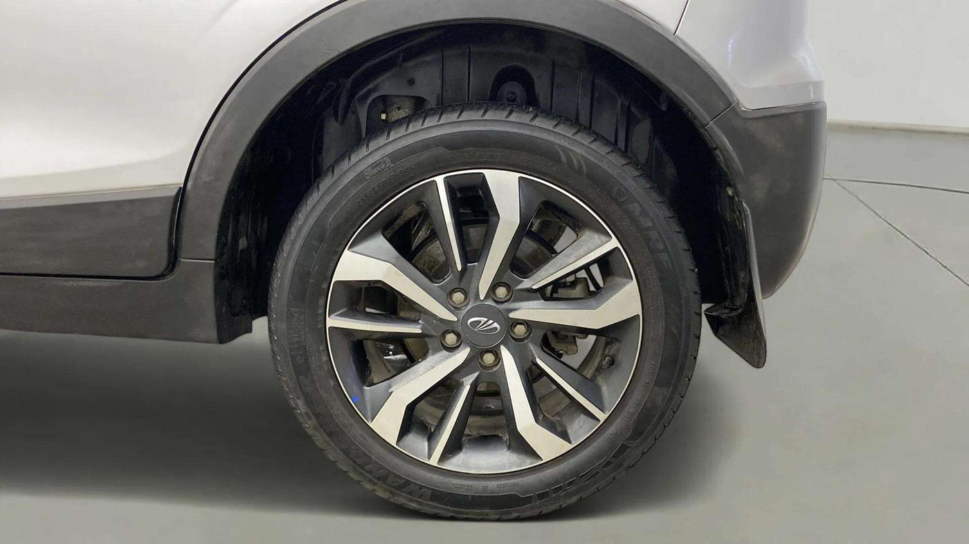 2021 Mahindra XUV300 W8 (O) 1.2 PETROL, Petrol, Manual, 43,484 km, Left Rear Wheel