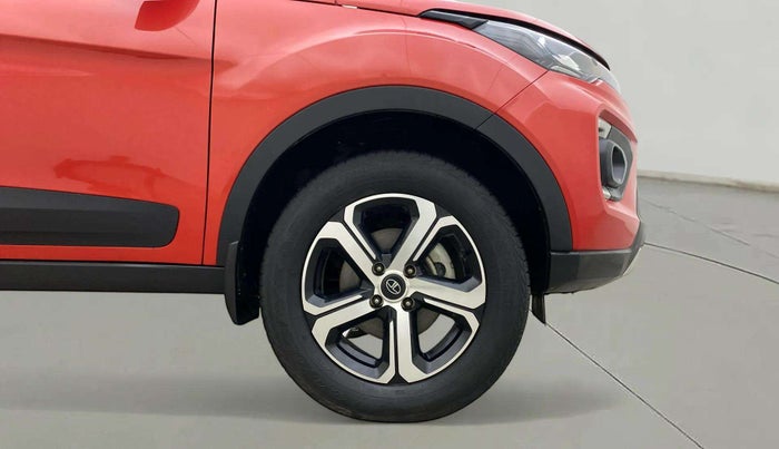 2021 Tata NEXON XZ PLUS PETROL DUAL TONE, Petrol, Manual, 52,861 km, Right Front Wheel