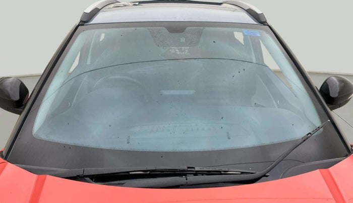2021 Tata NEXON XZ PLUS PETROL DUAL TONE, Petrol, Manual, 52,861 km, Front windshield - Minor spot on windshield