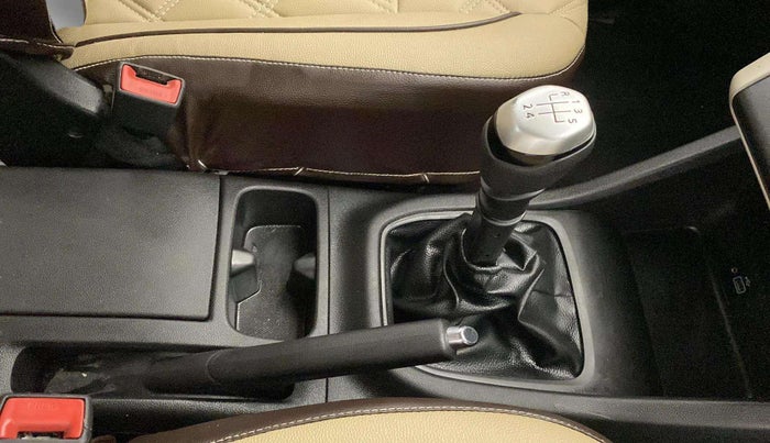2019 Renault TRIBER RXZ, Petrol, Manual, 15,398 km, Gear Lever