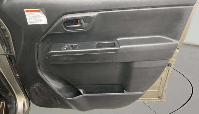 2021 Maruti New Wagon-R LXI CNG (O) 1.0, CNG, Manual, 63,232 km, Driver Side Door Panels Control
