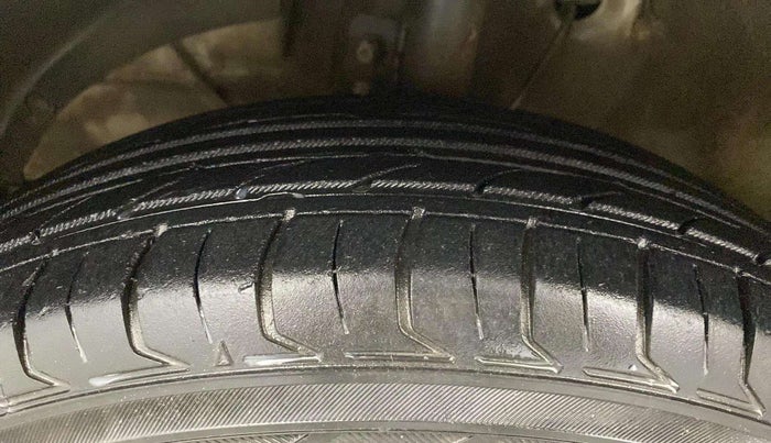 2017 Maruti Dzire VXI, Petrol, Manual, 72,375 km, Left Front Tyre Tread
