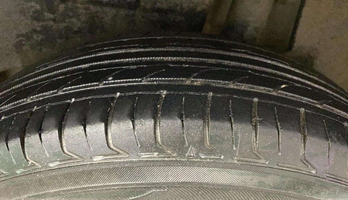 2017 Maruti Dzire VXI, Petrol, Manual, 72,375 km, Left Rear Tyre Tread