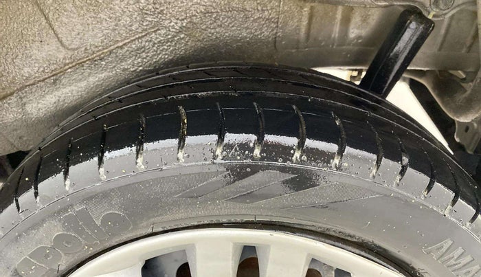 2017 Maruti Wagon R 1.0 VXI, Petrol, Manual, 76,623 km, Left Rear Tyre Tread