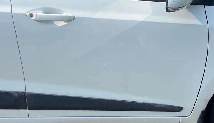 2017 Hyundai Grand i10 SPORTZ (O) 1.2 KAPPA VTVT, Petrol, Manual, 33,192 km, Driver-side door - Slightly dented