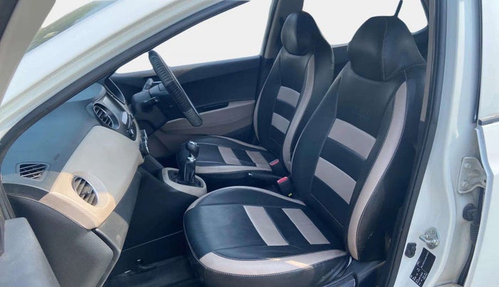 2017 Hyundai Grand i10 SPORTZ (O) 1.2 KAPPA VTVT, Petrol, Manual, 33,192 km, Right Side Front Door Cabin
