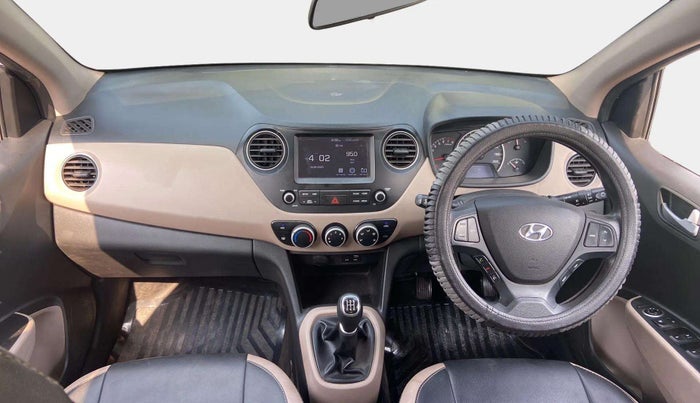 2017 Hyundai Grand i10 SPORTZ (O) 1.2 KAPPA VTVT, Petrol, Manual, 33,192 km, Dashboard