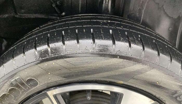 2022 Tata PUNCH CREATIVE  AMT, Petrol, Automatic, 28,985 km, Left Rear Tyre Tread