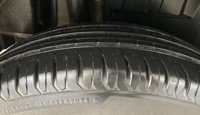 2017 Maruti Dzire VXI, Petrol, Manual, 19,274 km, Right Rear Tyre Tread