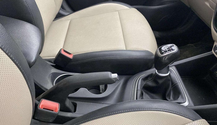 2018 Hyundai Verna 1.6 VTVT SX O, Petrol, Manual, 37,998 km, Gear Lever