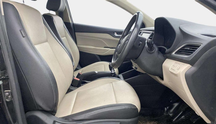 2018 Hyundai Verna 1.6 VTVT SX O, Petrol, Manual, 37,998 km, Right Side Front Door Cabin