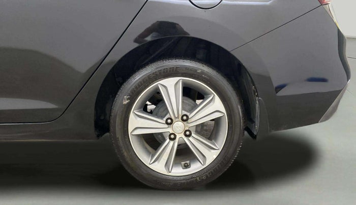 2018 Hyundai Verna 1.6 VTVT SX O, Petrol, Manual, 37,998 km, Left Rear Wheel