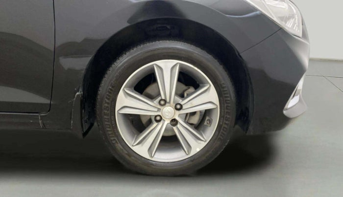 2018 Hyundai Verna 1.6 VTVT SX O, Petrol, Manual, 37,998 km, Right Front Wheel