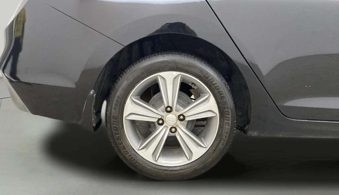 2018 Hyundai Verna 1.6 VTVT SX O, Petrol, Manual, 37,998 km, Right Rear Wheel