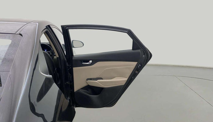 2018 Hyundai Verna 1.6 VTVT SX O, Petrol, Manual, 37,998 km, RHS Rear Door