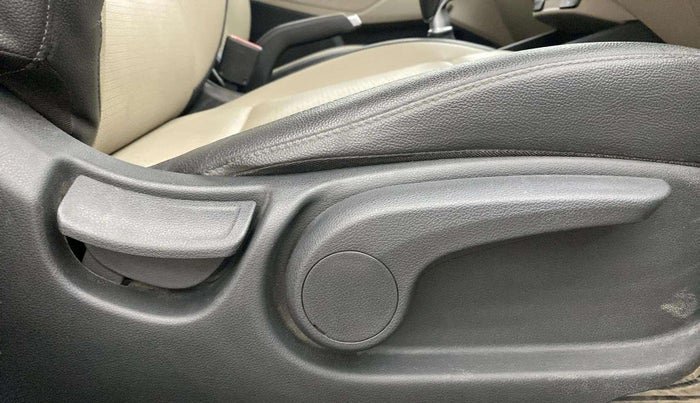 2018 Hyundai Verna 1.6 VTVT SX O, Petrol, Manual, 37,998 km, Driver Side Adjustment Panel