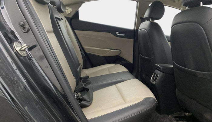 2018 Hyundai Verna 1.6 VTVT SX O, Petrol, Manual, 37,998 km, Right Side Rear Door Cabin