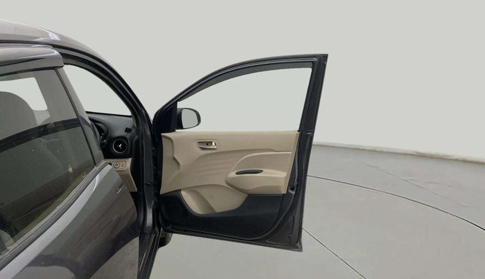 2019 Hyundai NEW SANTRO SPORTZ CNG, CNG, Manual, 62,251 km, RHS Front Door