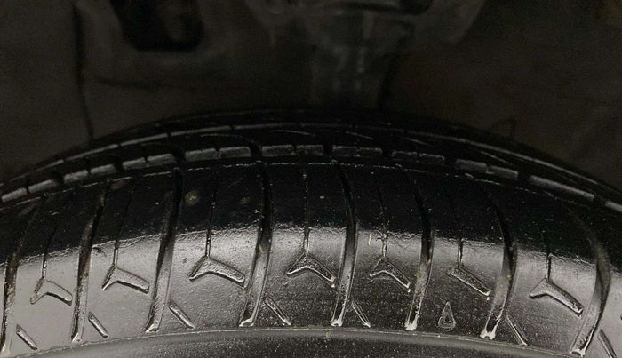 2019 Hyundai NEW SANTRO SPORTZ CNG, CNG, Manual, 62,251 km, Left Front Tyre Tread