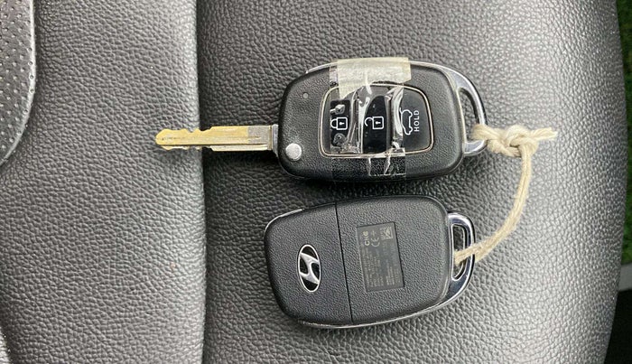 2022 Hyundai Creta EX 1.5 PETROL, Petrol, Manual, 42,814 km, Key Close Up
