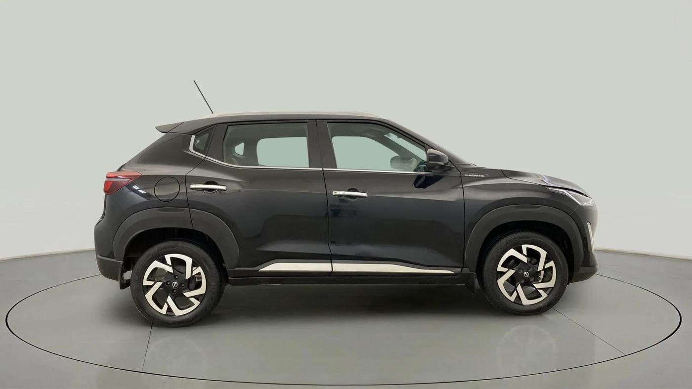 2022 Nissan MAGNITE XV PREMIUM TURBO CVT, Petrol, Automatic, 23,065 km, Right Side View