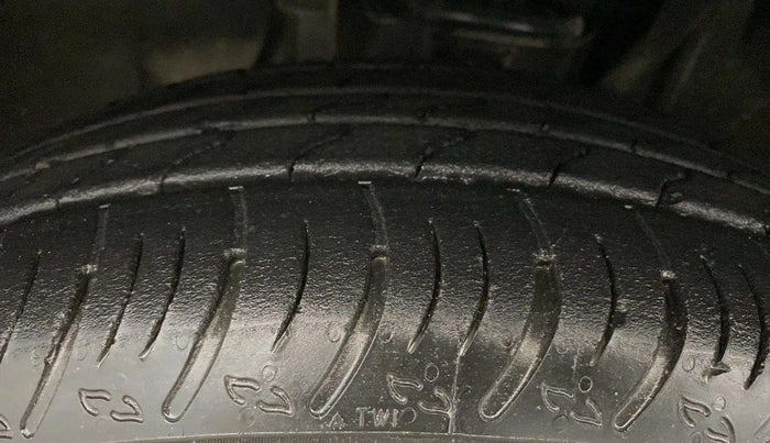 2022 Nissan MAGNITE XV PREMIUM TURBO CVT, Petrol, Automatic, 23,064 km, Left Front Tyre Tread