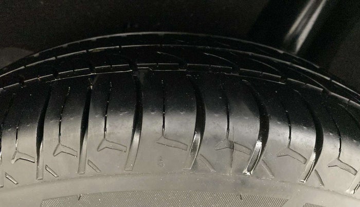 2017 Maruti Baleno DELTA PETROL 1.2, Petrol, Manual, 79,072 km, Left Rear Tyre Tread