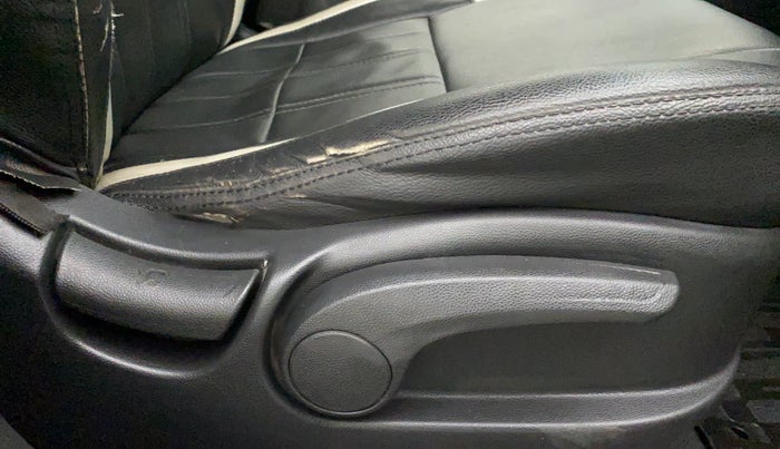 2015 Hyundai Creta S 1.6 PETROL, Petrol, Manual, 83,718 km, Driver Side Adjustment Panel