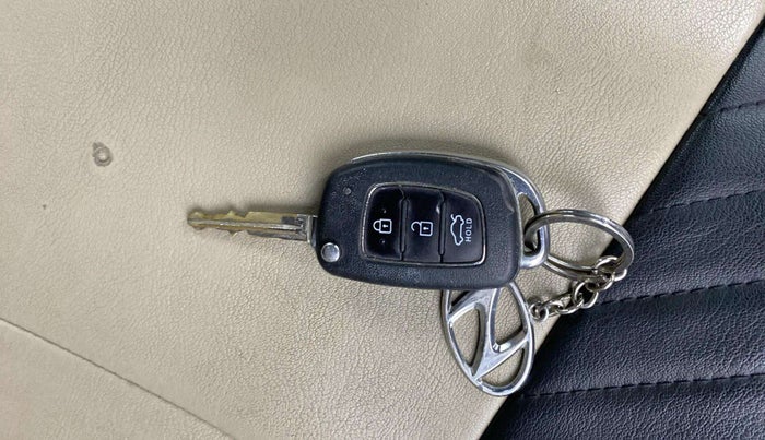 2020 Hyundai GRAND I10 NIOS SPORTZ AMT 1.2 KAPPA VTVT, Petrol, Automatic, 72,409 km, Key Close Up