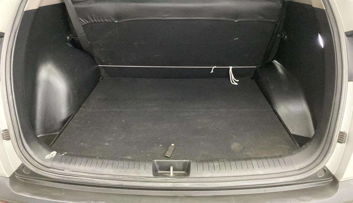 2018 Hyundai Creta E PLUS 1.4 DIESEL, Diesel, Manual, 78,557 km, Boot Inside