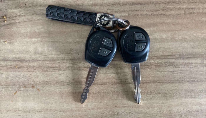 2023 Maruti Swift VXI CNG, CNG, Manual, 36,402 km, Key Close Up