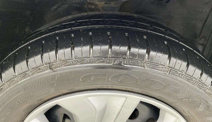 2017 Maruti Wagon R 1.0 VXI, Petrol, Manual, 55,613 km, Right Front Tyre Tread