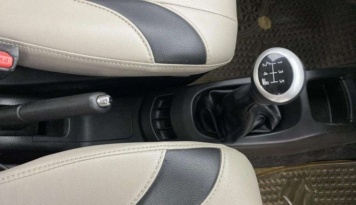 2017 Maruti Wagon R 1.0 VXI, Petrol, Manual, 55,613 km, Gear Lever