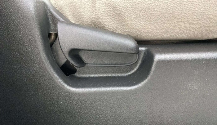 2017 Maruti Wagon R 1.0 VXI, Petrol, Manual, 55,613 km, Driver Side Adjustment Panel