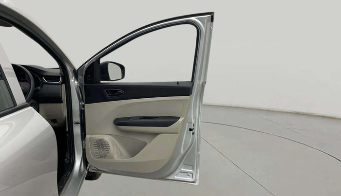 2022 Renault TRIBER RXL MT, Petrol, Manual, 12,554 km, RHS Front Door