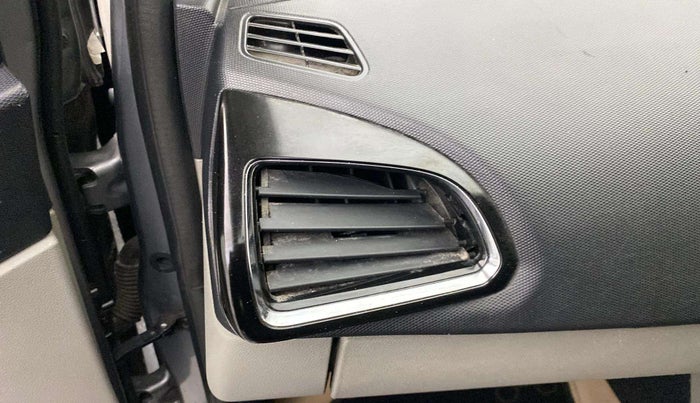 2018 Tata Tiago XZA PETROL, Petrol, Automatic, 77,722 km, AC Unit - Front vent has minor damage