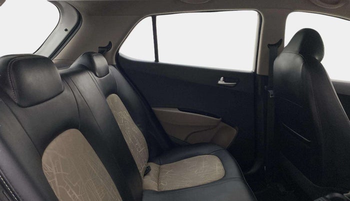 2018 Hyundai Grand i10 SPORTZ AT 1.2 KAPPA VTVT, Petrol, Automatic, 24,412 km, Right Side Rear Door Cabin