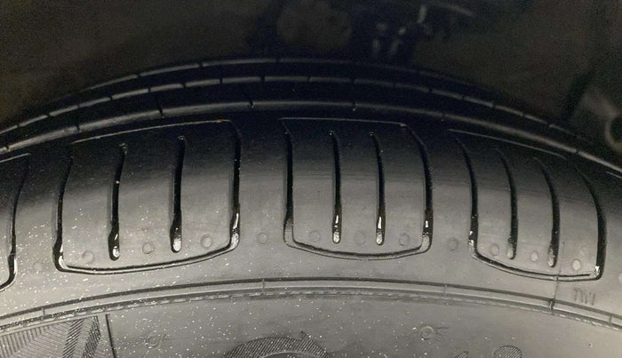 2018 Hyundai Grand i10 SPORTZ AT 1.2 KAPPA VTVT, Petrol, Automatic, 24,412 km, Left Front Tyre Tread