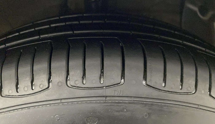 2018 Hyundai Grand i10 SPORTZ AT 1.2 KAPPA VTVT, Petrol, Automatic, 24,412 km, Right Front Tyre Tread