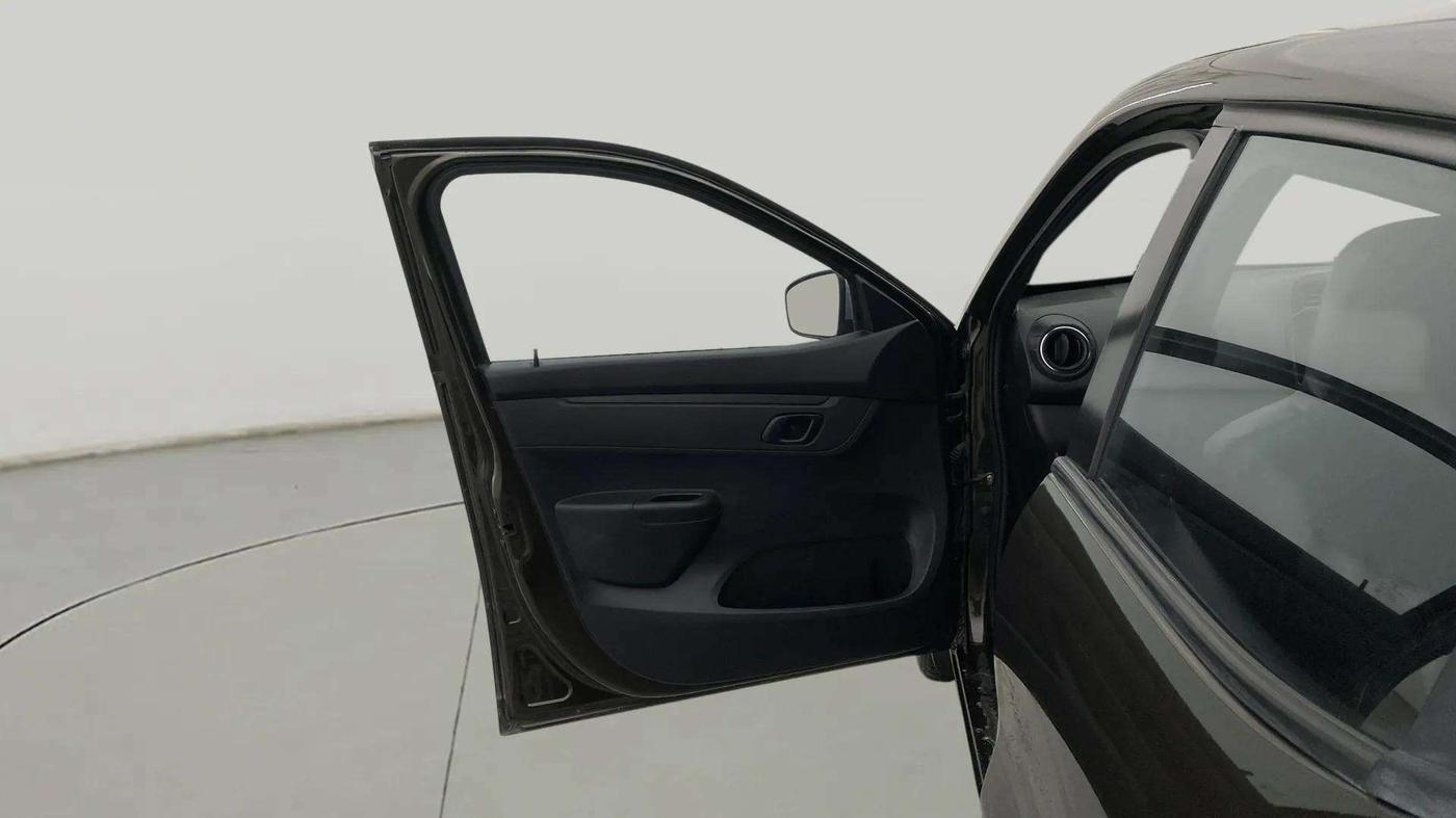 2022 Renault Kwid RXT 1.0 AMT, Petrol, Automatic, 11,445 km, LHS Front Door