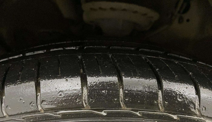 2016 Hyundai Creta SX PLUS 1.6 DIESEL, Diesel, Manual, 77,959 km, Left Front Tyre Tread