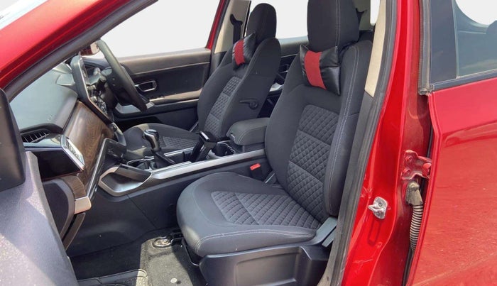 2021 Tata Harrier XTA 2.0L KRYOTEC PLUS, Diesel, Automatic, 89,881 km, Right Side Front Door Cabin